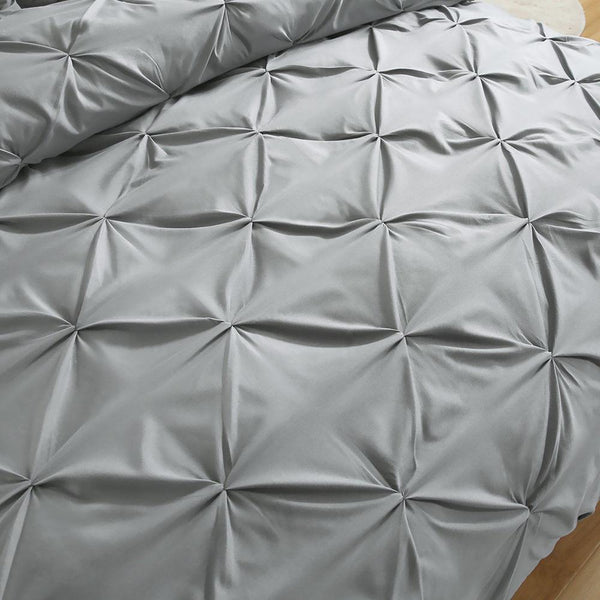 DreamZ Diamond Pintuck Duvet Cover Pillow Case Set in Double Size in Grey