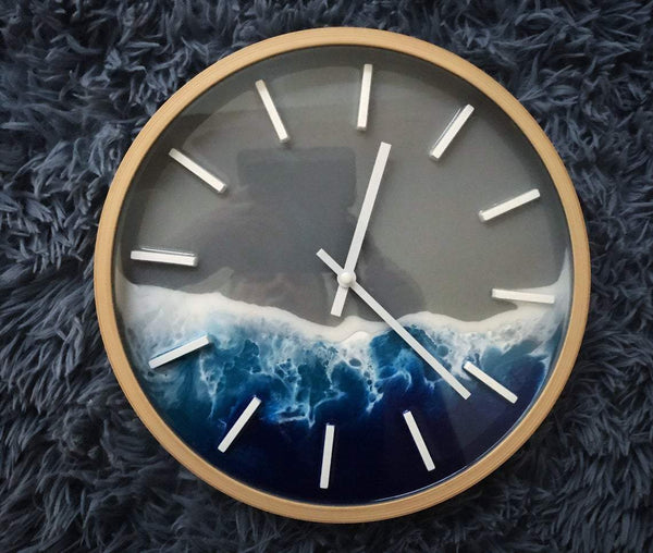 Resin clock