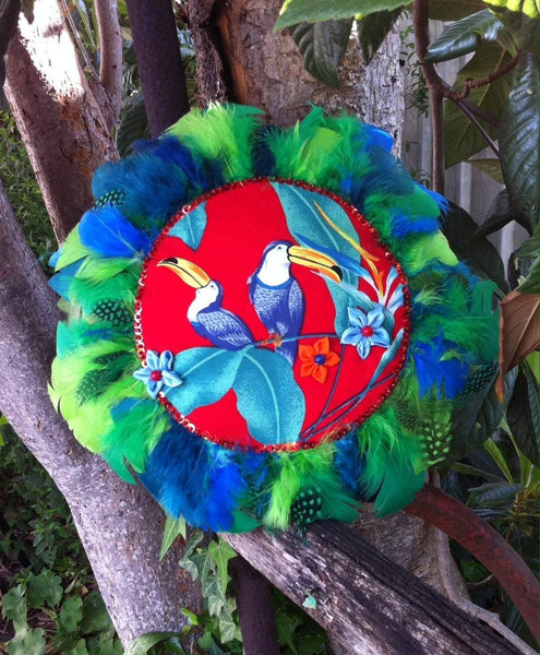 Bird cushion, red cushion, round cushion, toucan cushion, boho cushion, feather cushion, tropical cushion, tropical decor, bird decor