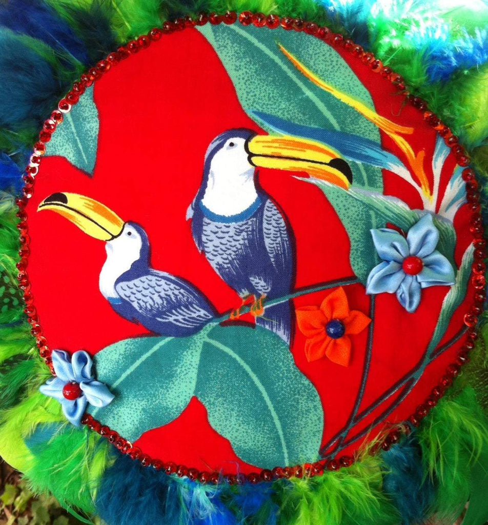 Bird cushion, red cushion, round cushion, toucan cushion, boho cushion, feather cushion, tropical cushion, tropical decor, bird decor